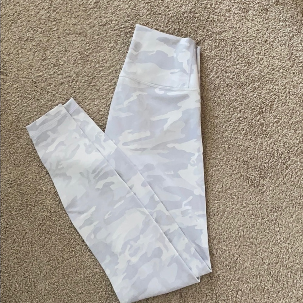 Lululemon wunder under 28" grey camo